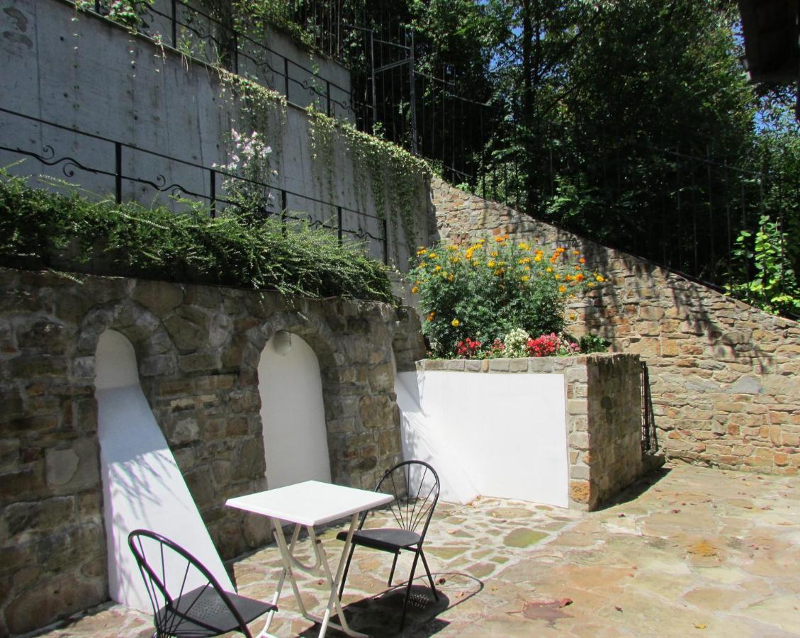 Home With The Veranda Veliko Tarnovo Exterior photo